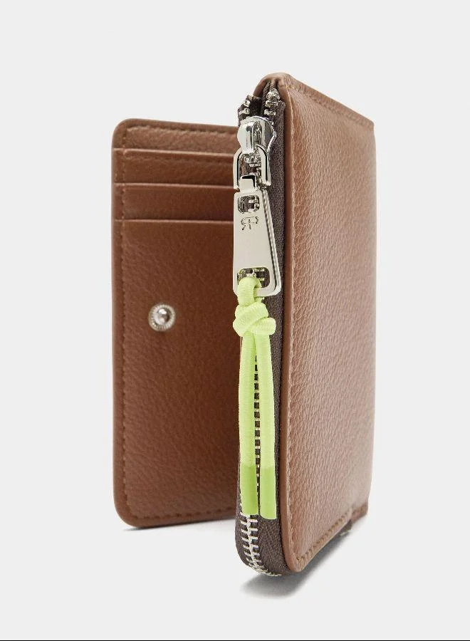 بارفوا المحفظة الأساسية ذات الملمس