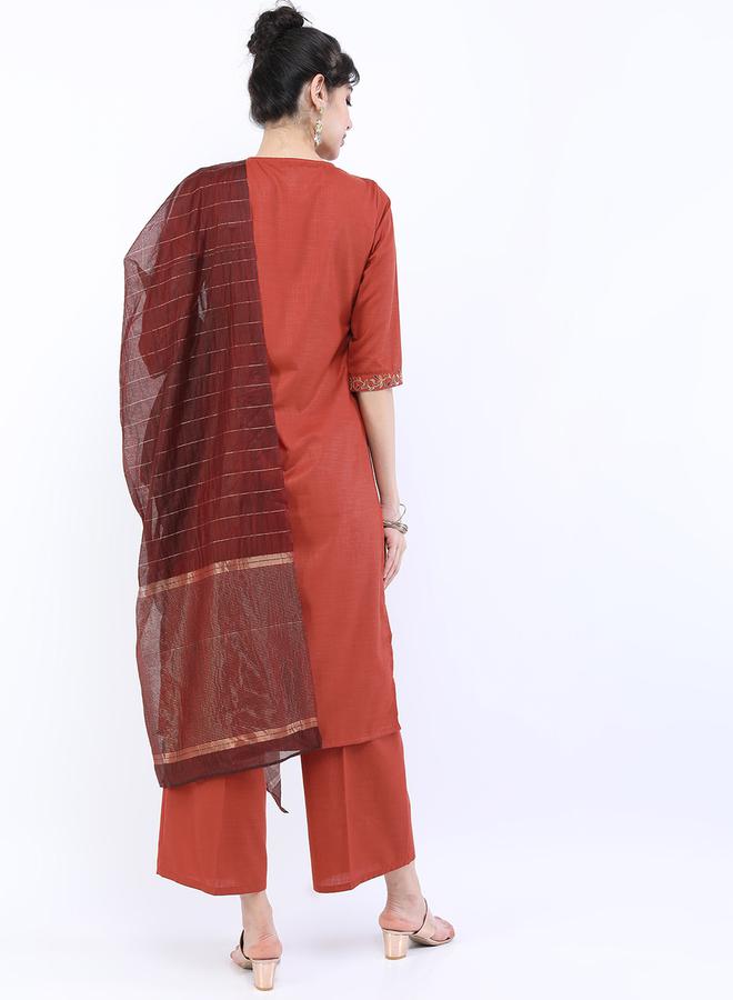 فيشود طقم كورتا مطرز باللون البني مع دوباتا للنساء - Image 3