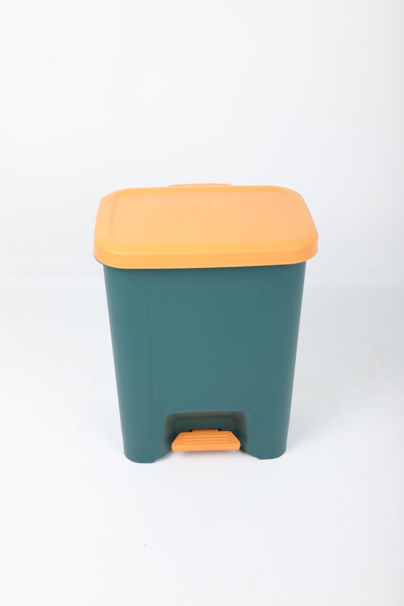 Plastic Pedal Dustbin – Hands-Free Trash Can With Lid And Foot Pedal For Home Or Office Use - Image 2