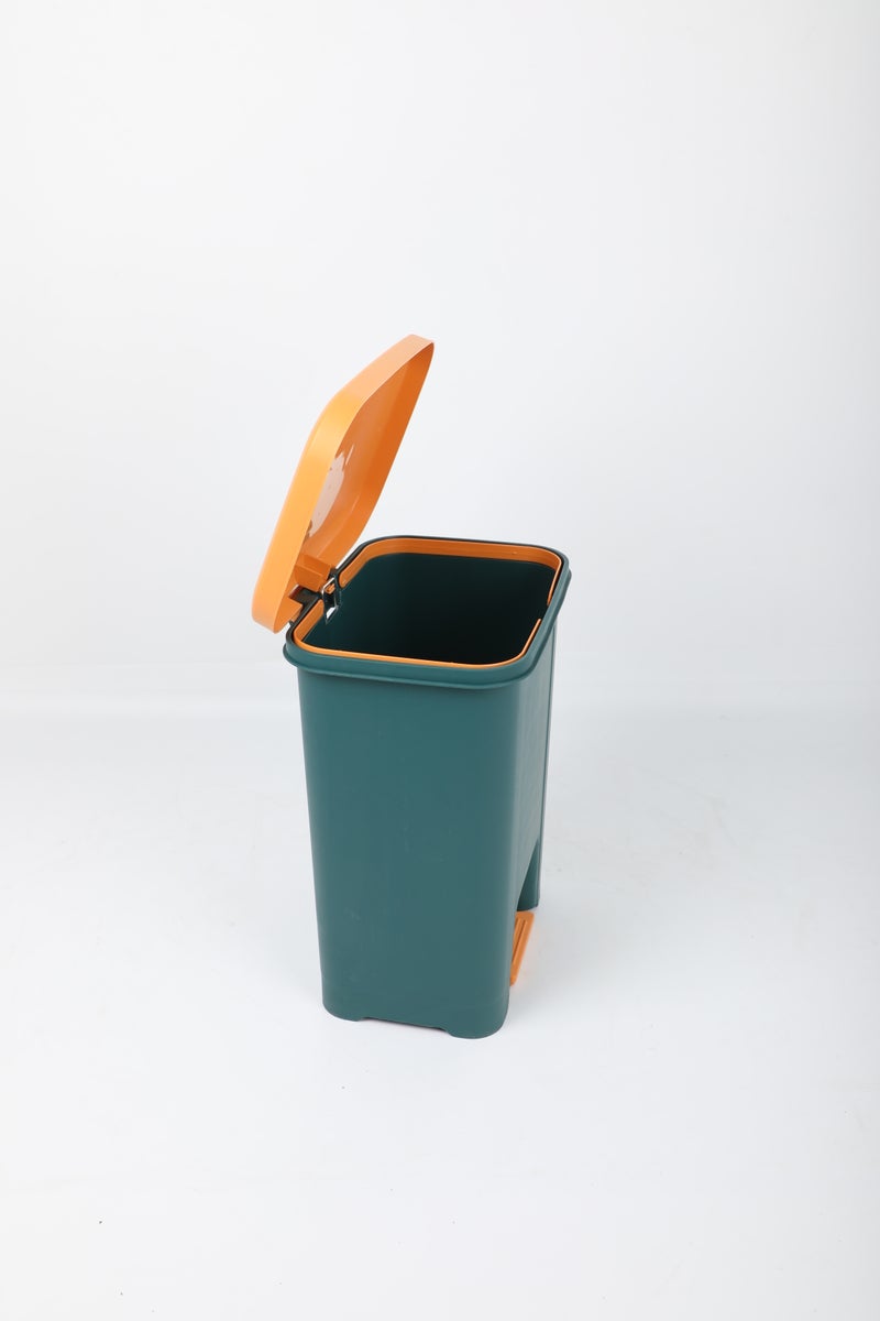 Plastic Pedal Dustbin – Hands-Free Trash Can With Lid And Foot Pedal For Home Or Office Use - Image 4