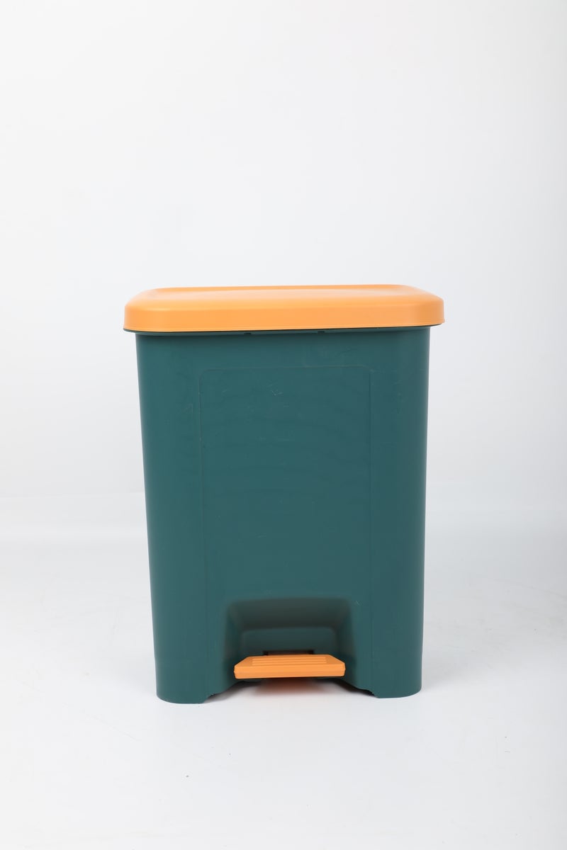 Plastic Pedal Dustbin – Hands-Free Trash Can With Lid And Foot Pedal For Home Or Office Use - Image 1