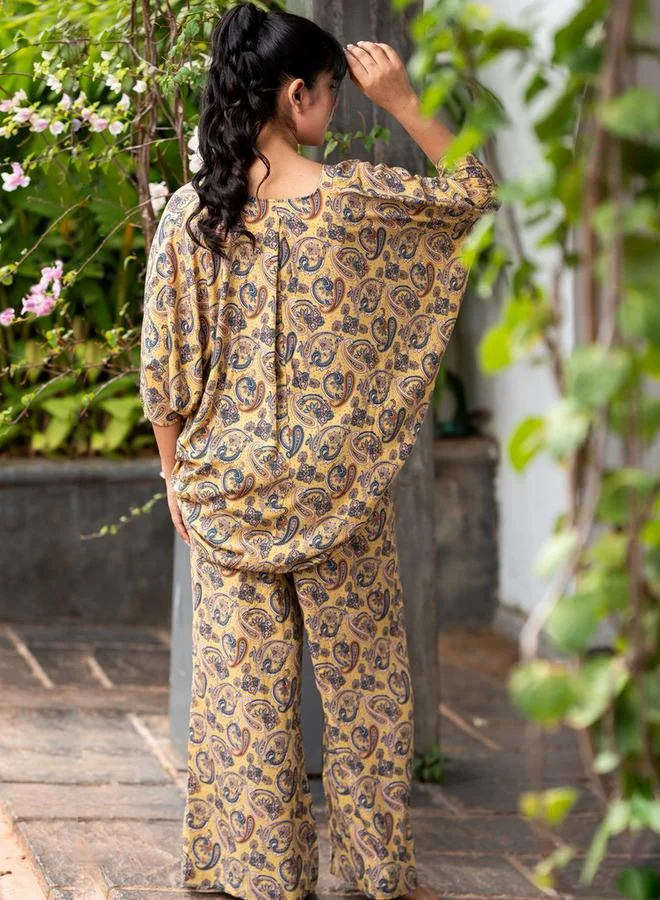 Aadaraya Aadaraya Pyjama Set Kimono with Camisole and Pants