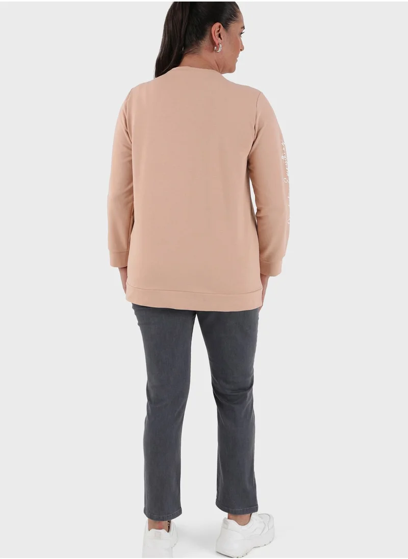 Alia by modanisa Round Neck Graphic Detail Sweatshirt