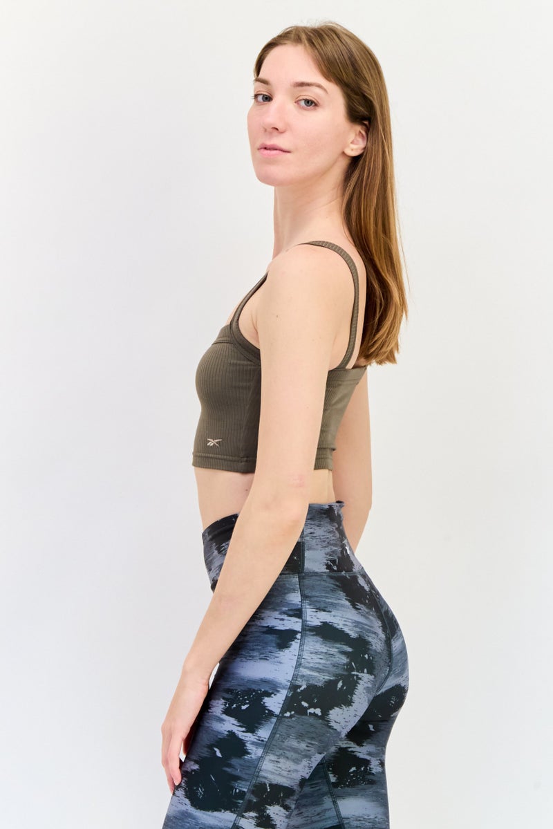 Reebok تي شيرت رياضي نسائي بلا أكمام مناسب في الهواء الطلق، زيتوني - Image 2