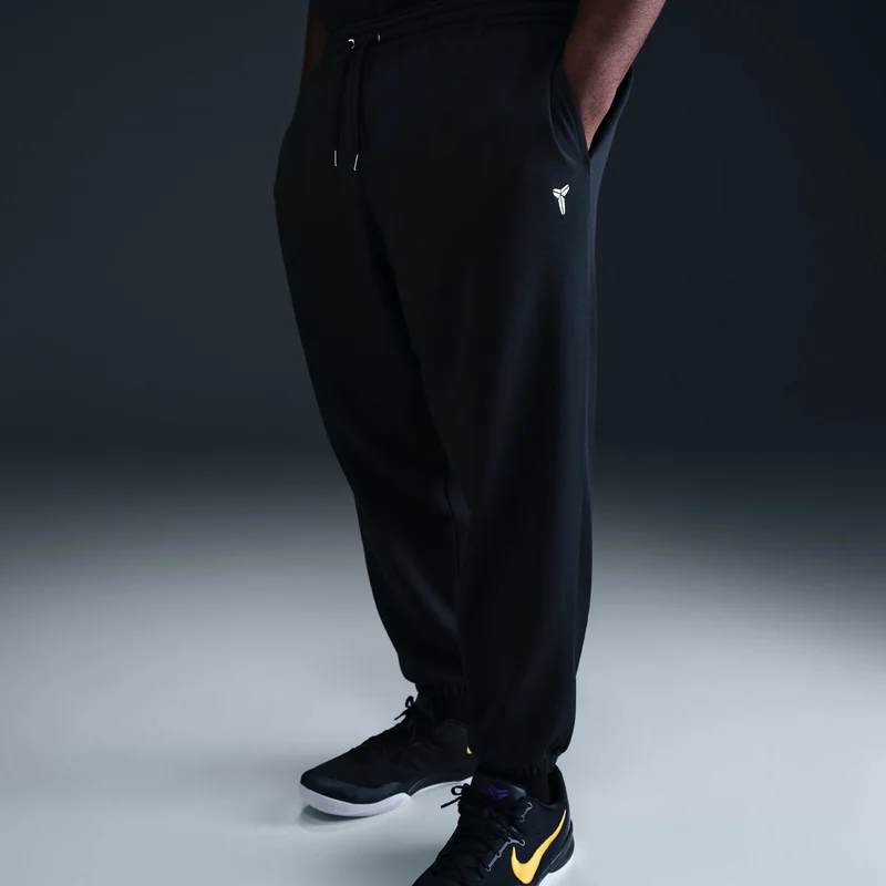 Nike black Men's Kobe Bryant Therma-FIT Basketball Pants for Men | Best Price UAE