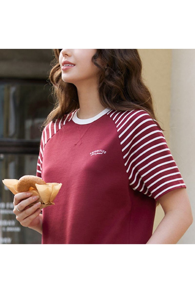 جيوردانو تي شيرت نسائي بياقة دائرية من نسيج متشابك أحمر - Image 3