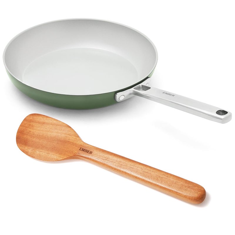 Ember Cookware مقلاة سيراميك أركيلا 24 سم | أواني طهي غير لاصقة | مقلاة غير سامة | معتمدة من ISI | مقلاة سيراميك للطهي | 1× ملعقة مسطحة | مقبض فولاذي | خالية من PFAS و PTFE | آمنة للاستخدام على الحث | أخضر - Image 1