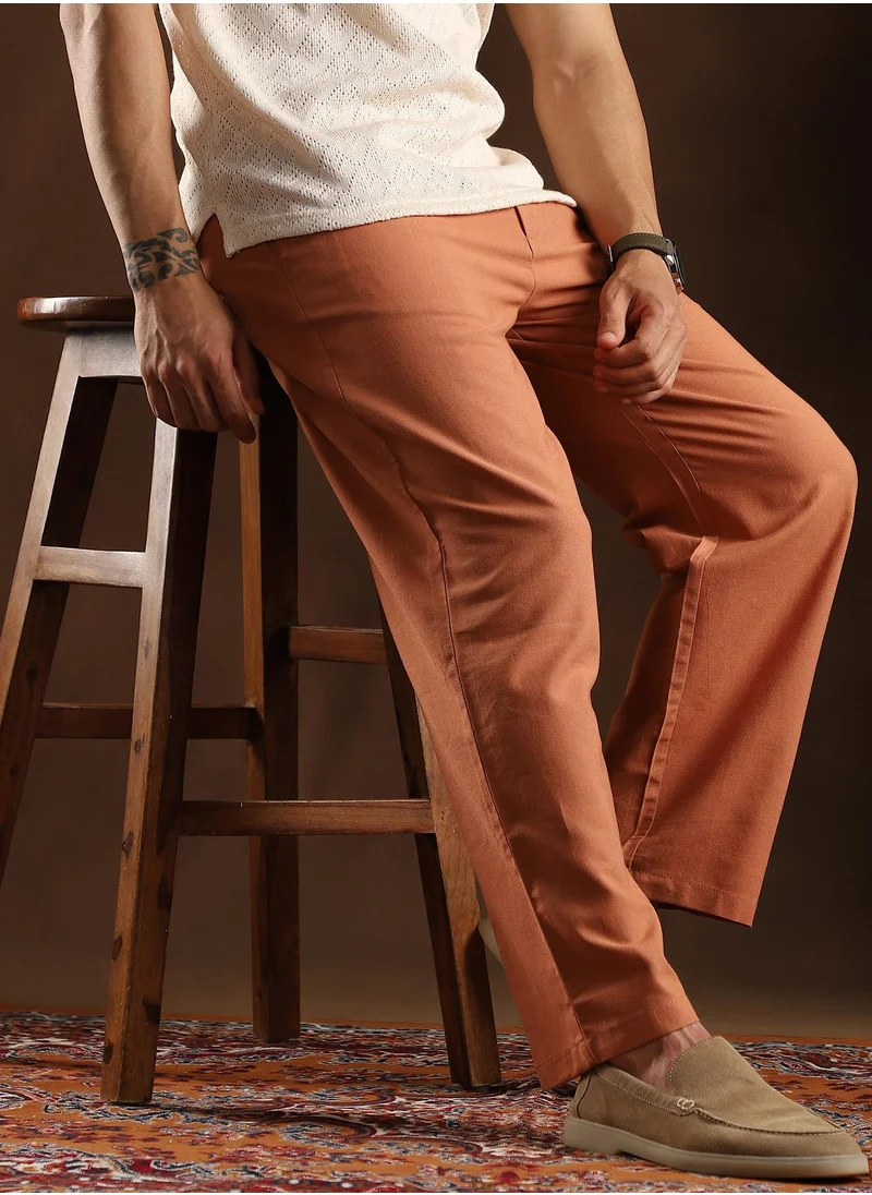 Campus Sutra Campus Sutra Men's Burnt Sienna Straight-Pleated SlitTrousers For Casual Wear | Mid-Rise | Straight Fit | Button Closure | Trousers Crafted With Comfort Fit For Everyday Wear