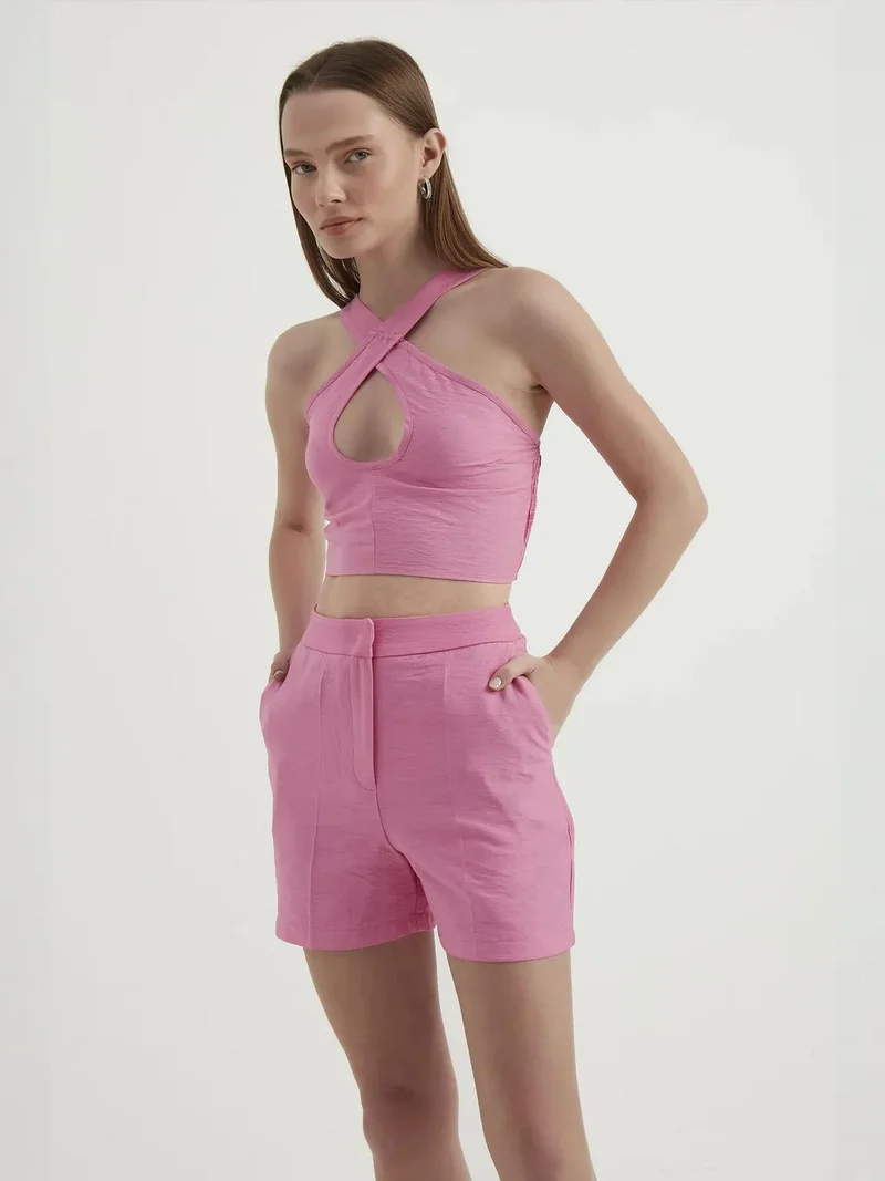 زوبعة شورت بخصر عالٍ