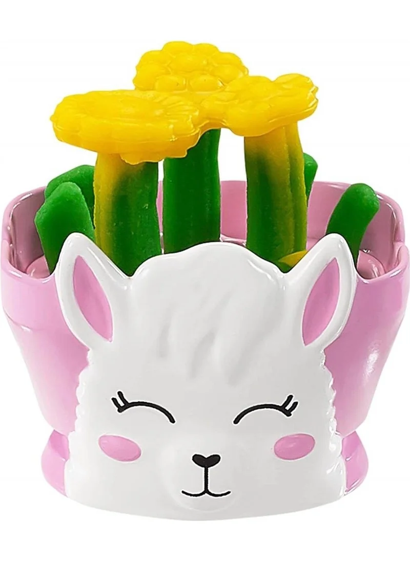 باربي Flower Girl Doll and Play Set GTN58