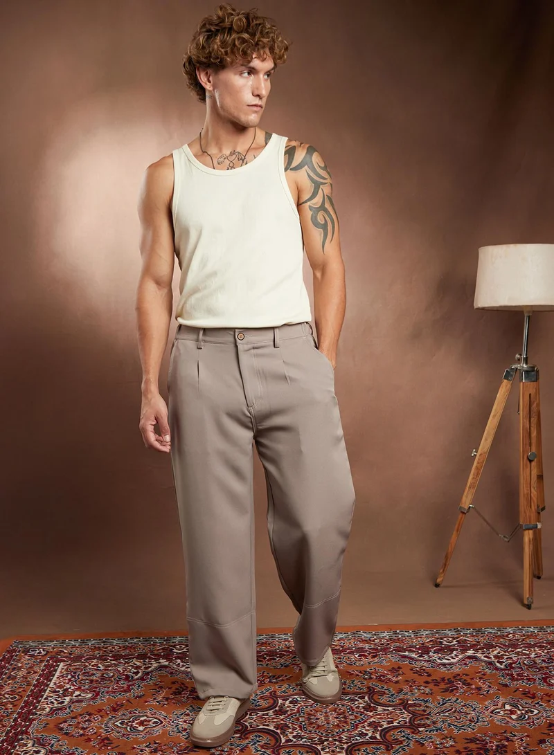 Campus Sutra Campus Sutra Men's Ash Beige Panelled-Straight Trousers For Casual Wear | Mid-Rise | Straight Fit | Button Closure | Trousers Crafted With Comfort Fit For Everyday Wear