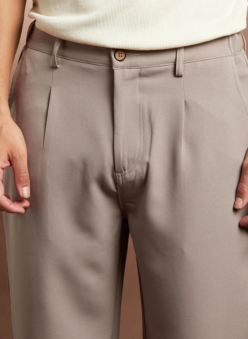 Campus Sutra Campus Sutra Men's Ash Beige Panelled-Straight Trousers For Casual Wear | Mid-Rise | Straight Fit | Button Closure | Trousers Crafted With Comfort Fit For Everyday Wear