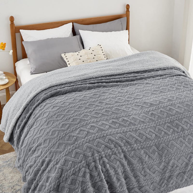 Bedsure Bedsure Sherpa King Size Blanket for Bed Fleece Soft Cozy Fuzzy Cable Blankets for Women Thick Warm for Winter and All Seasons Grey 108x91 Inches 