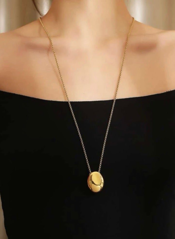 NEW STYLE Elegant Gold Stainless Steel Necklace For Women - Image 1
