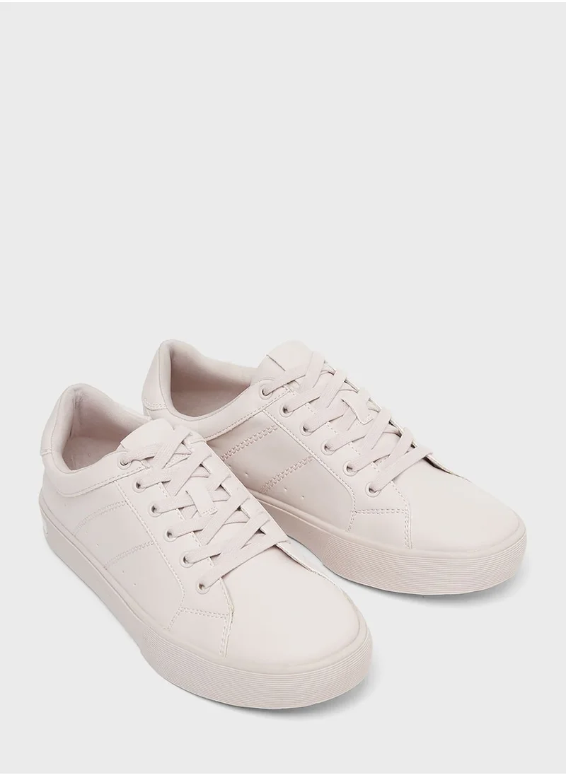 كول ات سبرنج Casual Lace-Up Sneakers