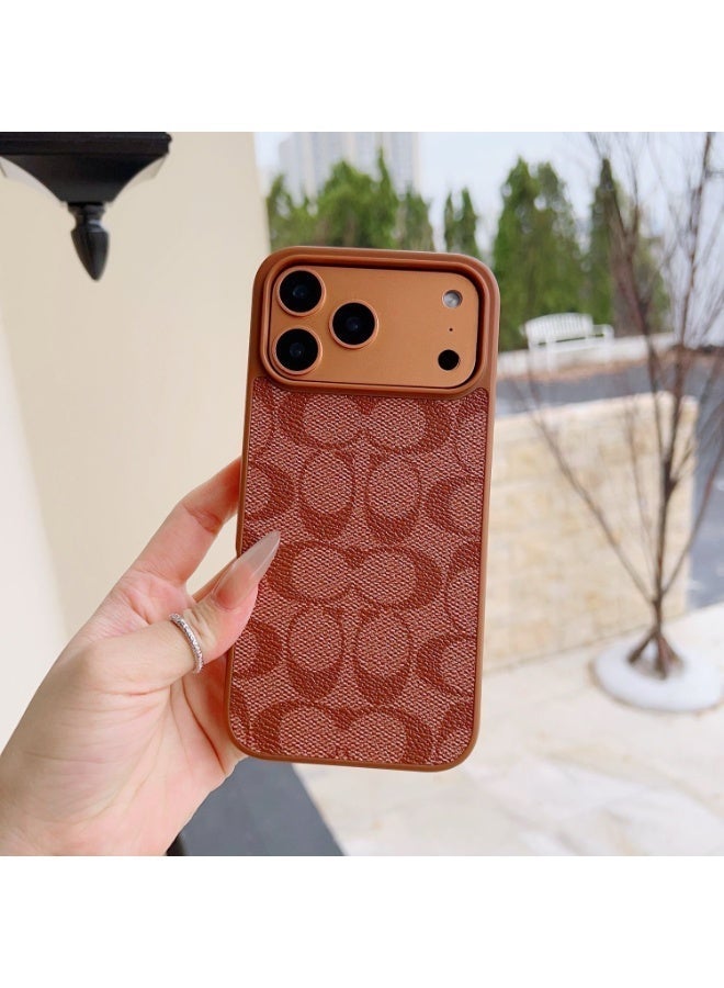 متجر المدرب غطاء آيفون 17 برو ماكس من الجلد المحبب الفاخر. غطاء آيفون مزود بشحن لاسلكي MagSafe يتناسب مع آيفون 17 برو ماكس. حماية خلفية مقاومة للصدمات ومتينة لآيفون 17 برو ماكس. غطاء أنيق بتصميم فرنسي للآيفون 17 برو ماكس، غطاء هاتف أسود. - Image 1