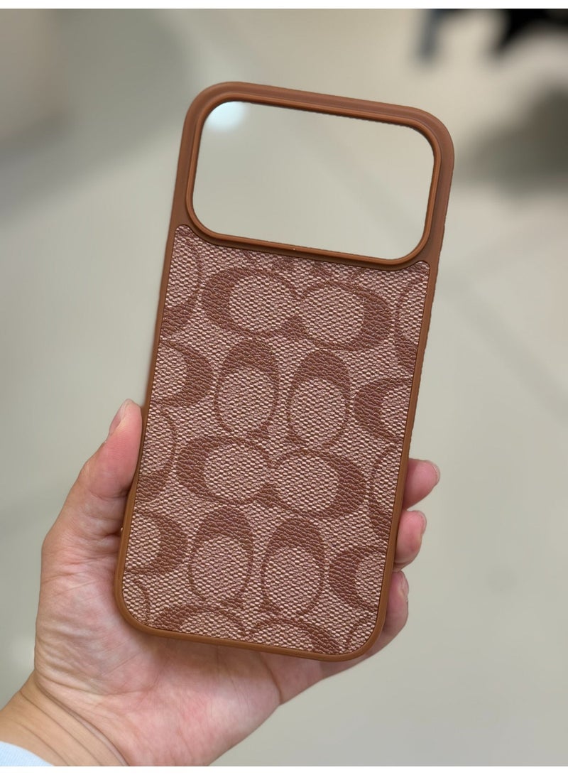 متجر المدرب غطاء آيفون 17 برو ماكس من الجلد المحبب الفاخر. غطاء آيفون مزود بشحن لاسلكي MagSafe يتناسب مع آيفون 17 برو ماكس. حماية خلفية مقاومة للصدمات ومتينة لآيفون 17 برو ماكس. غطاء أنيق بتصميم فرنسي للآيفون 17 برو ماكس، غطاء هاتف أسود. - Image 5