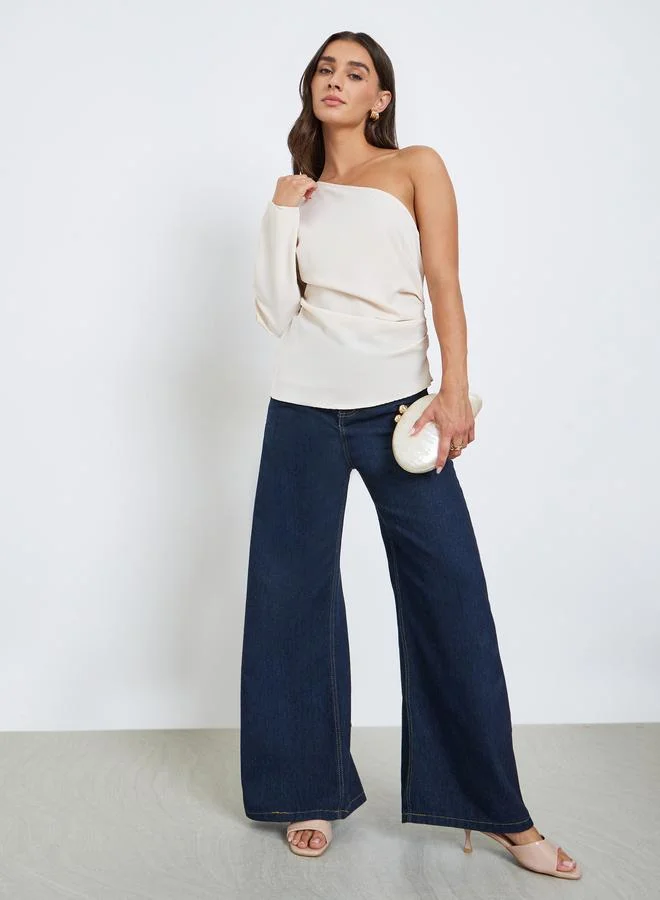 ستايلي بلوزة بكتف واحد غير متماثلة الطول مع تفاصيل مزمومة