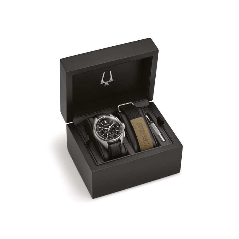 Bulova ساعة بولوفا للرجال من سلسلة الأرشيف - لونا بايلوت 6 يد كرونوغراف عالية الأداء من الكوارتز مع حزام من الفولاذ المقاوم للصدأ والنايلون الأسود، زجاج ياقوتي، الطراز: 96B251 - Image 4