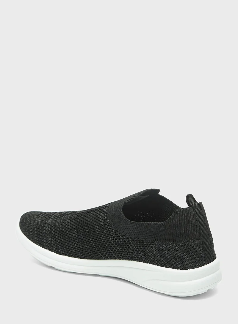Oaklan by Shoexpress Youth Low Top Slip On Sneakers
