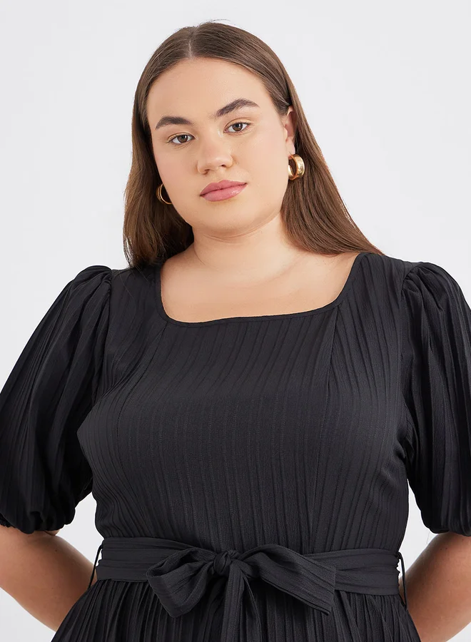 Styli Styli Plus Black Maxi Dress with Cut-Out Pattern