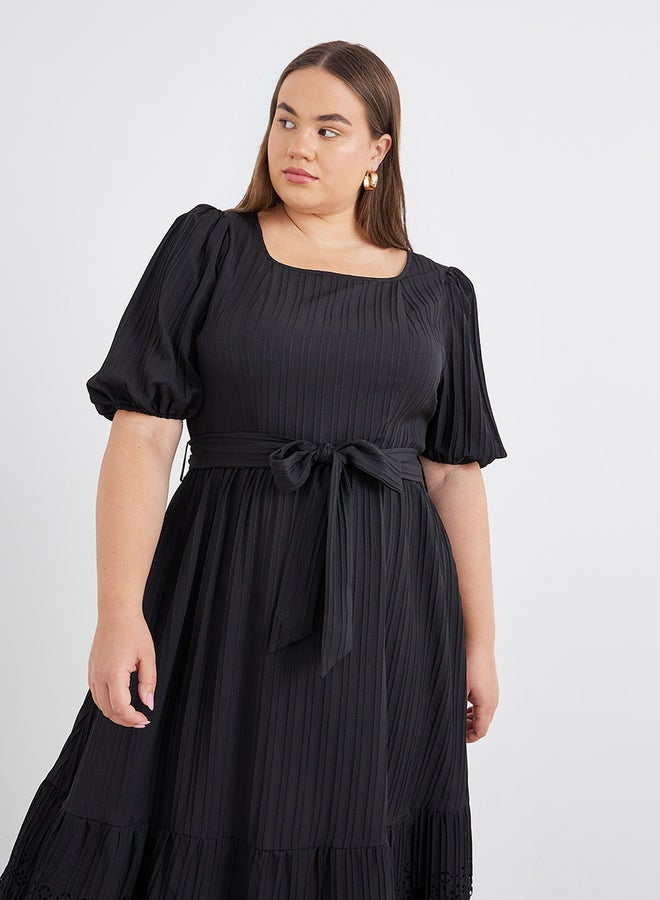 Styli Plus Black Maxi Dress with Cut-Out Pattern - Image 3