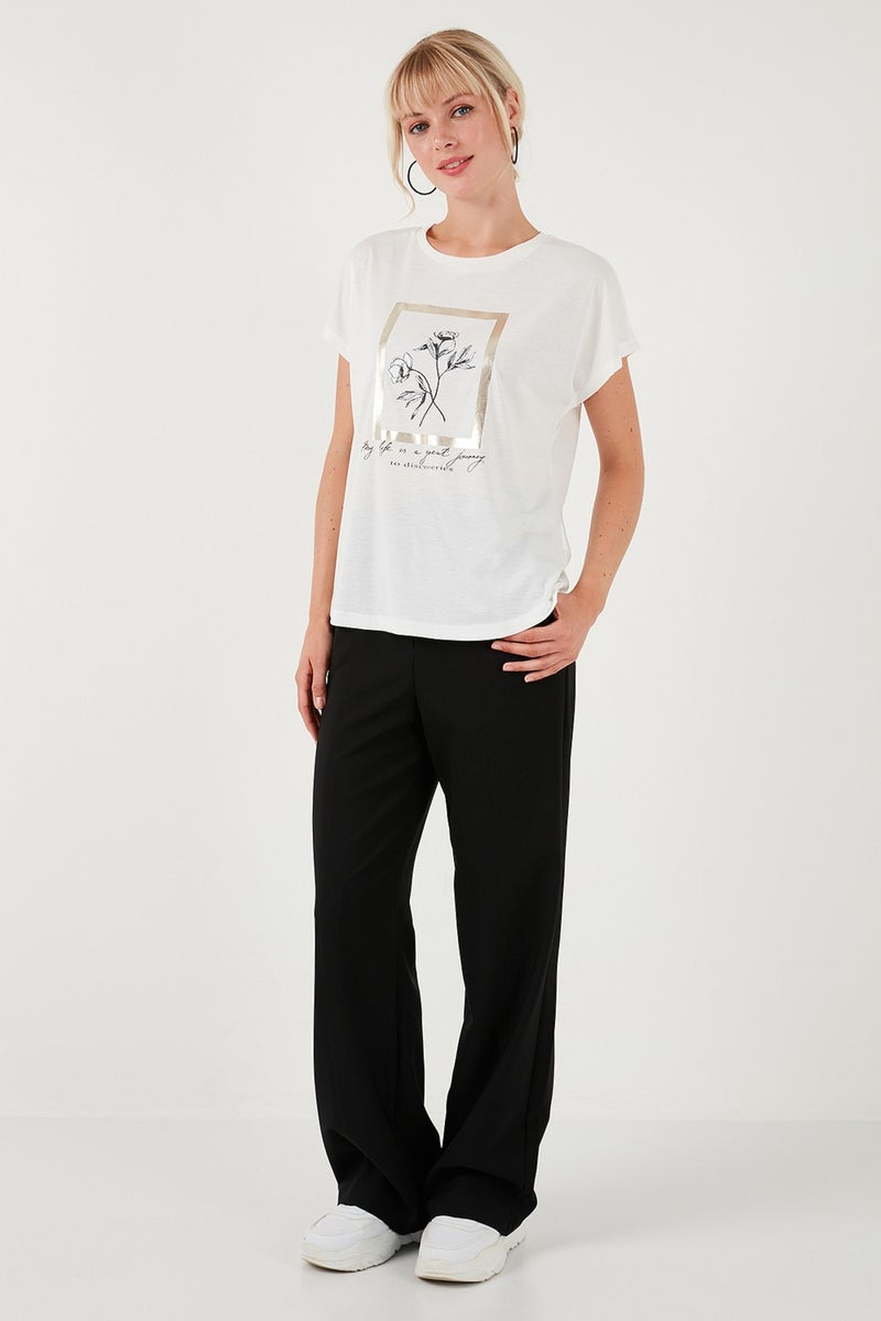 Lela Printed Crew Neck Regular Fit T Shirt Women's T Shirt 6671006  - Image 4