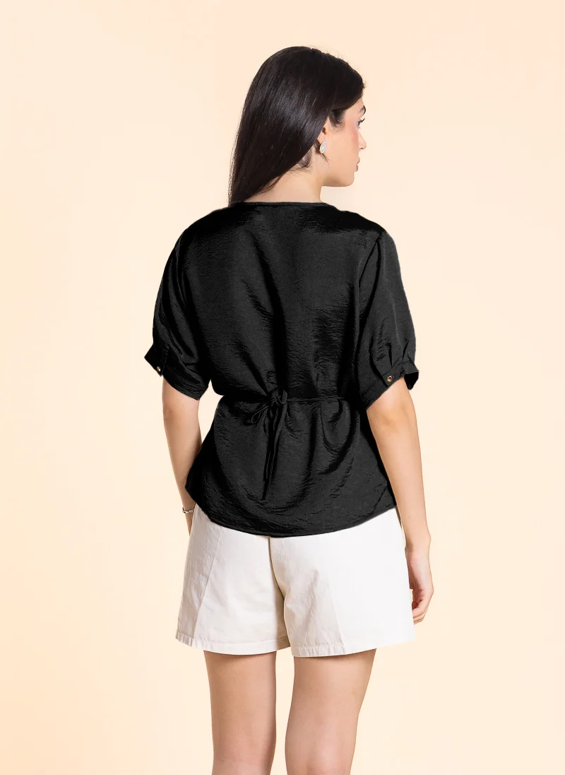 SHAPES DETAILED TEXTURED TOP