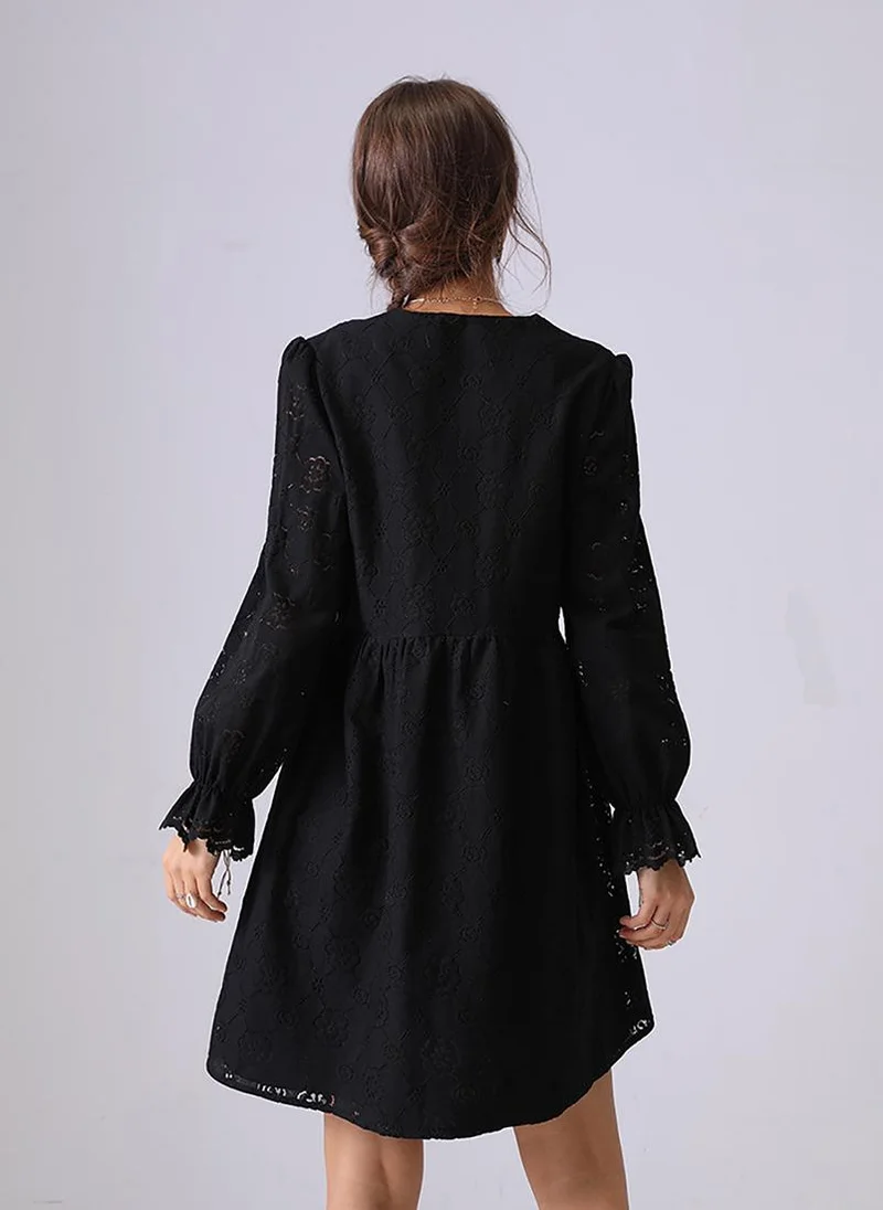 YUNIQEE Black A-Line V-Neck Above Knee Dress