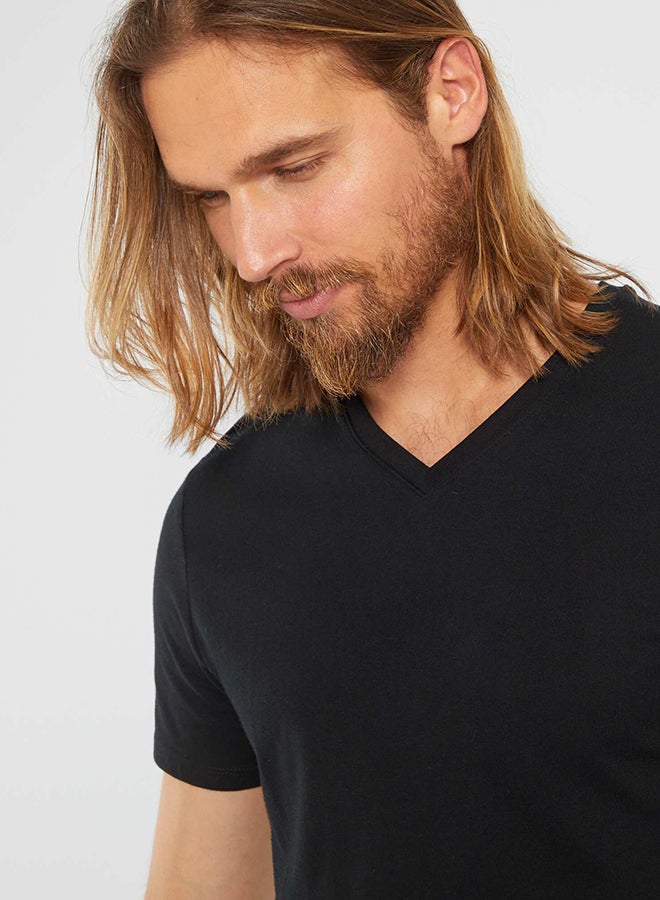 Kiabi Regular-fit plain t-shirt (SS) v-neck - Image 5