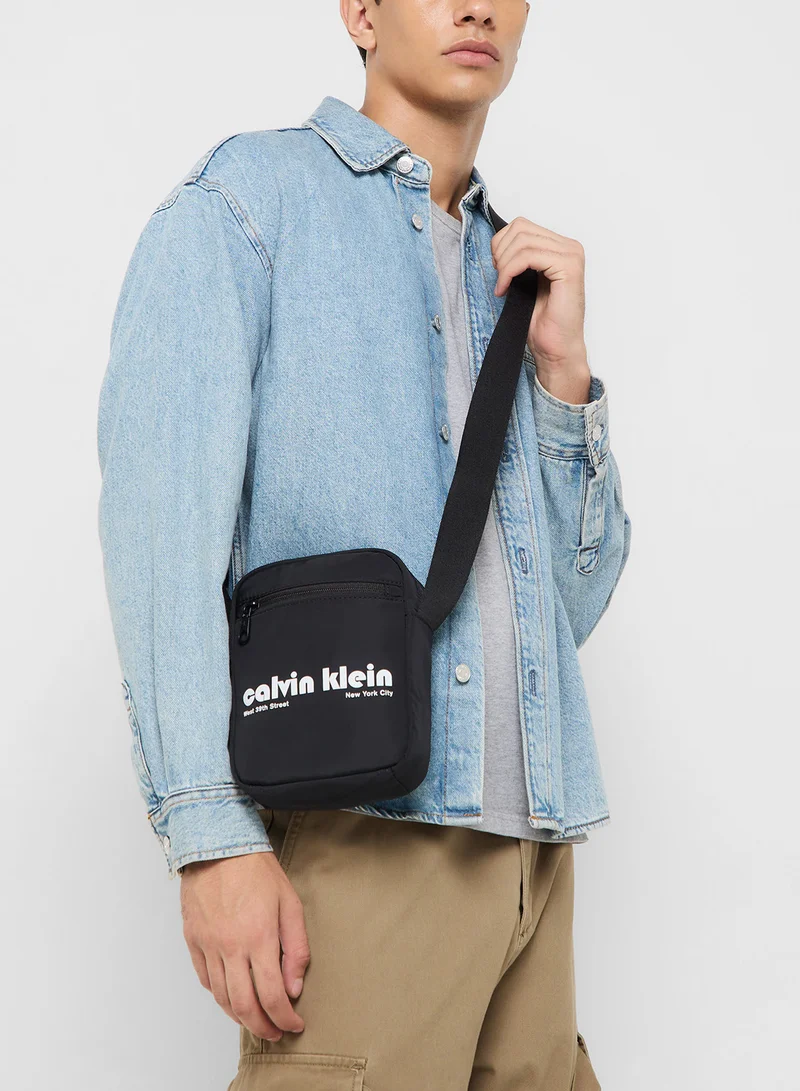 Calvin Klein Jeans Graphic Reporter Bag