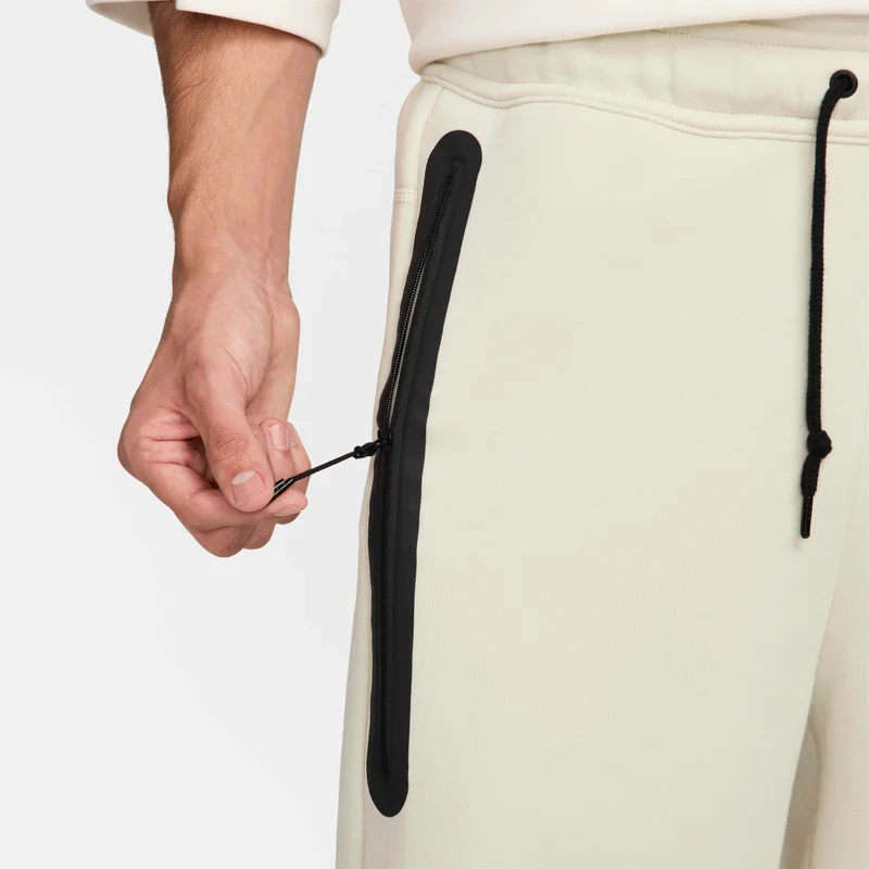 نايكي سبورتسوير تك فليس شورت للرجال