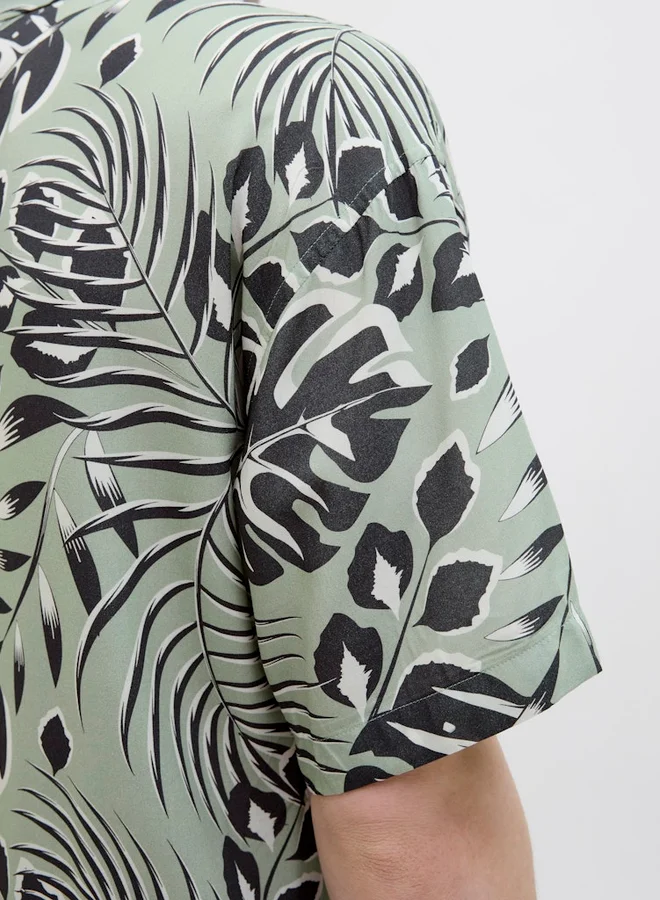 JJ Rebel JJ REBEL Printed Resort Collar Short Sleeve Shirt