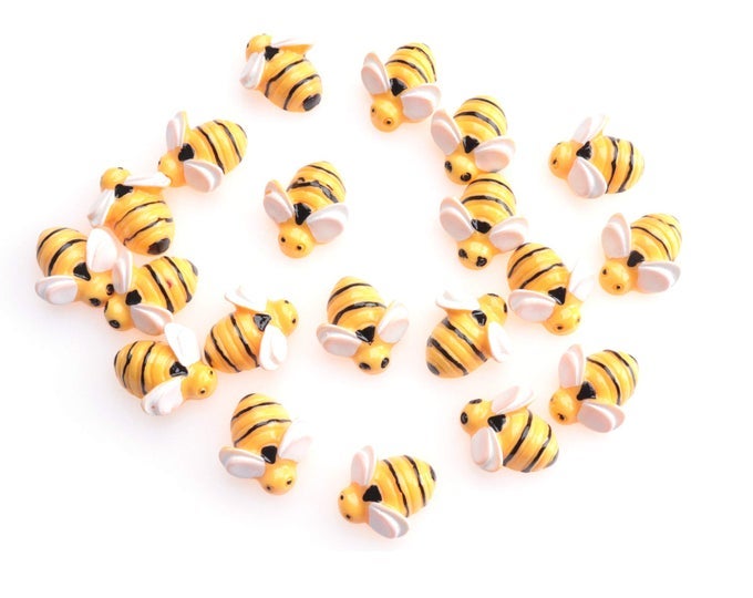 20 PCS MINI BEE ORNAMENTS TINY RESIN FLATBACK EMBELLISHMENT BUMBLE BEE FOR HAIR CLIP DIY CRAFT ART PROJECT HOME GARDEN DECORATION SUPPLIES JEWELRY MAKING SCRAPBOOKING SMALL