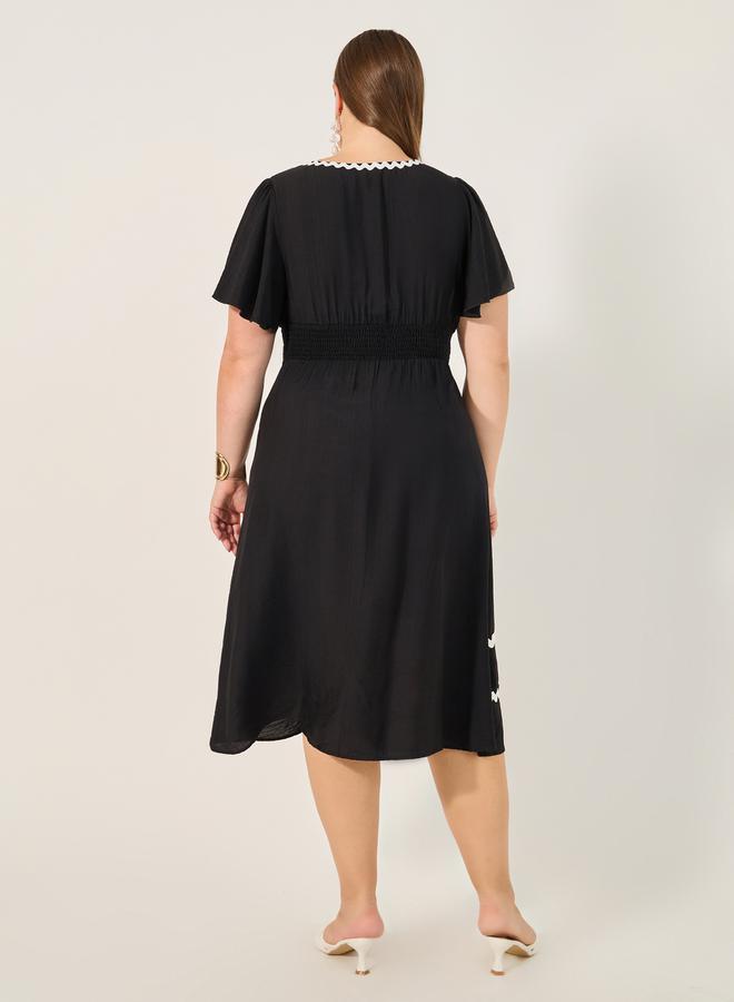 Styli Trimmed Detail Dress  - Image 5