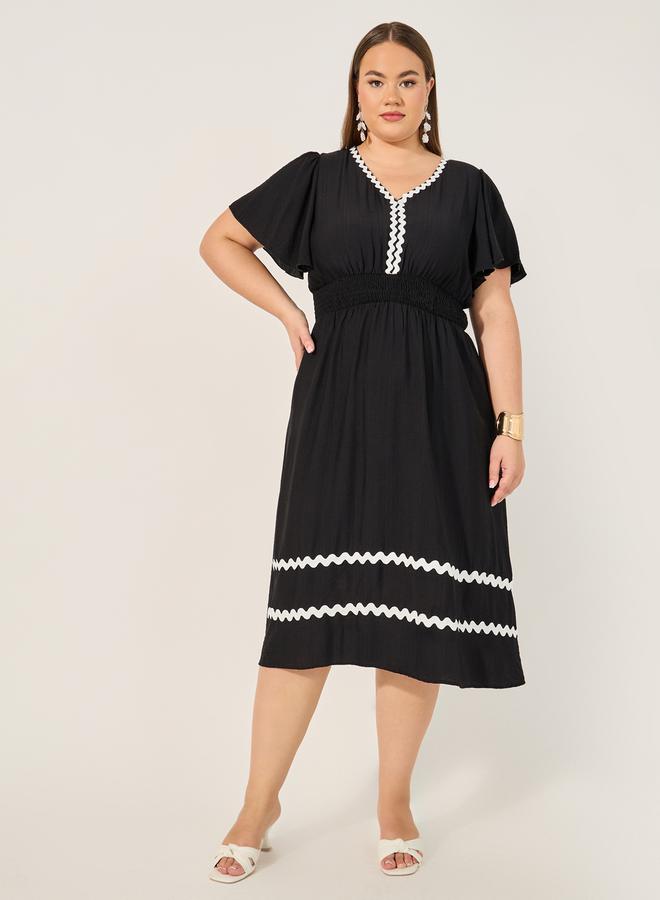Styli Trimmed Detail Dress  - Image 2