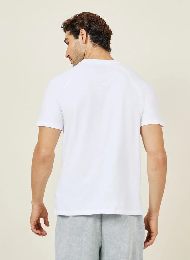 امبرو Logo Patch Detail Crew Neck T-Shirt with Short Sleeves