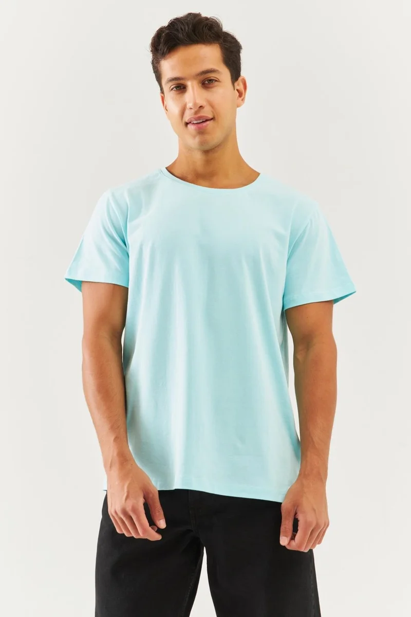بوتيكجيز Ice Blue Oversize Comfortable Cotton Combed Crew Neck Short Sleeve Basic T-Shirt Trendy Collection