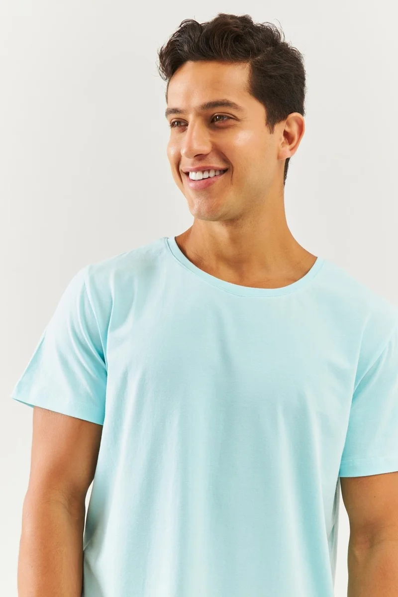 بوتيكجيز Ice Blue Oversize Comfortable Cotton Combed Crew Neck Short Sleeve Basic T-Shirt Trendy Collection