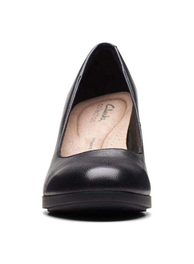 clarks Women's Bayla Skip Pump, Black Leather, 9.5 Wide - Image 4