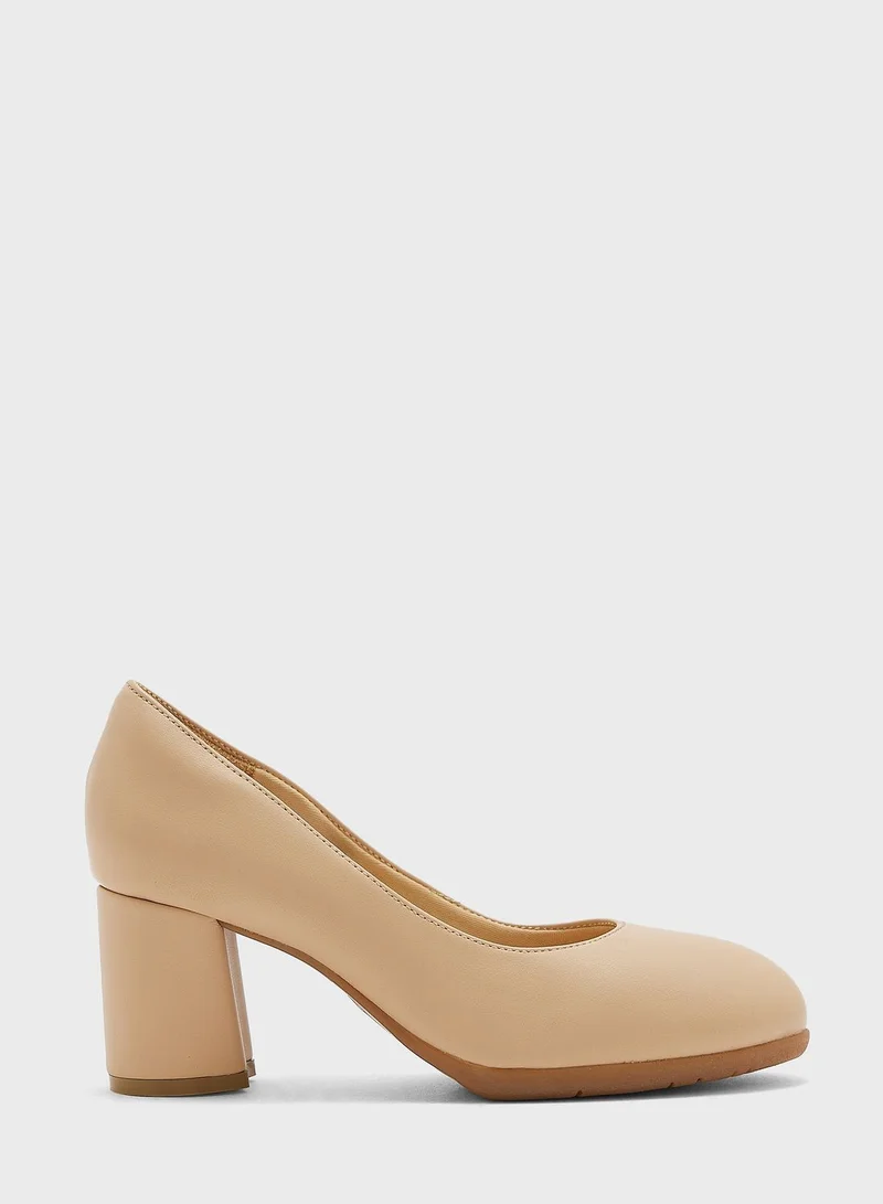 Le Confort Pointed Toe High-Heel Pumps