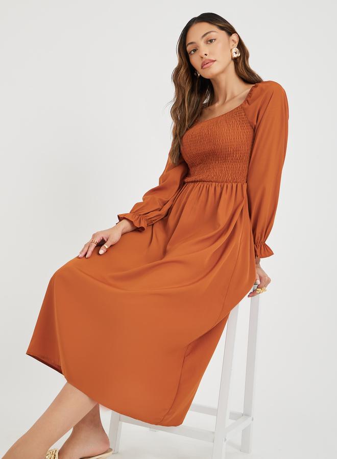 تايك تو فستان ميدي نسائي بياقة مربعة وسموك بلون الصدأ - Image 1