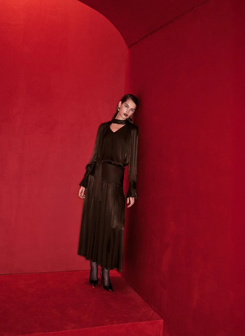 Lichi  Viscose midi skirt with pleats at the hips for Women | Best Price UAE