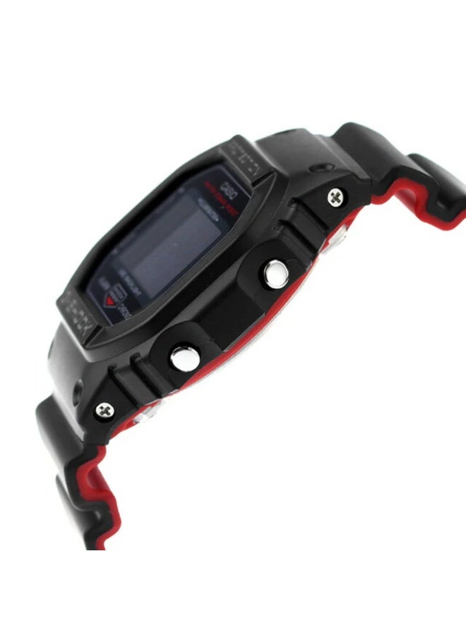 كاسيو ساعة كاسيو جي-شوك DW-5600UHR-1DR رقمية، مقاومة للصدمات، مقاومة للماء 200 متر، إضاءة LED، ساعة إيقاف، مؤقّت، منبّه - Image 3