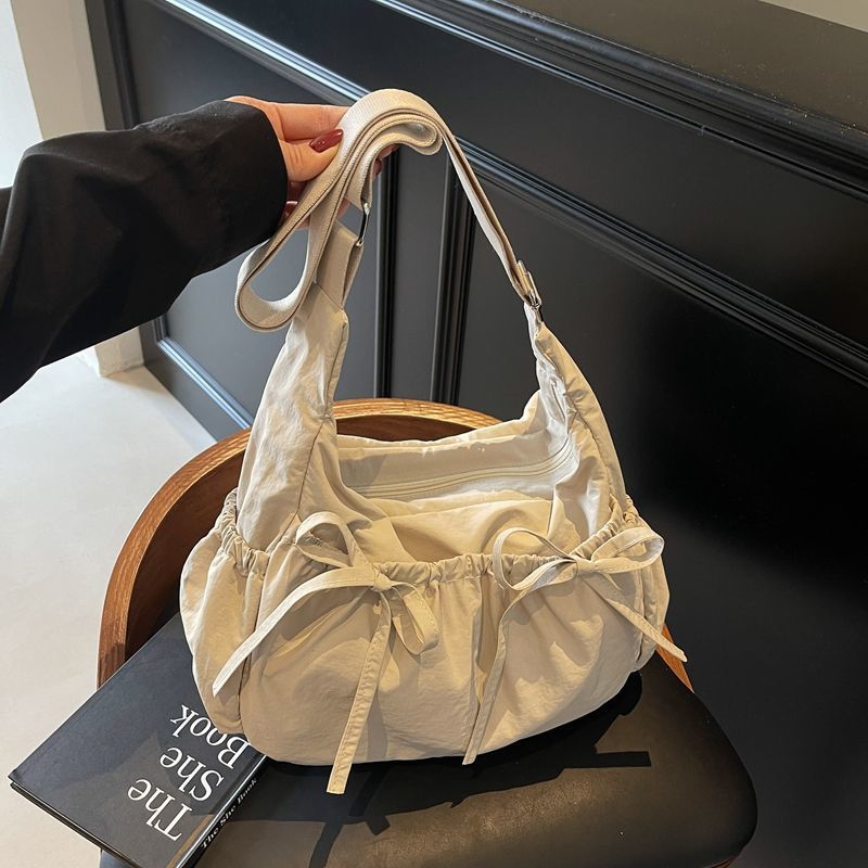 Drawstring Crossbody Bag Large Capacity Bag Style Pleated Versatile Casual Shoulder Tote For Commuting - Image 2