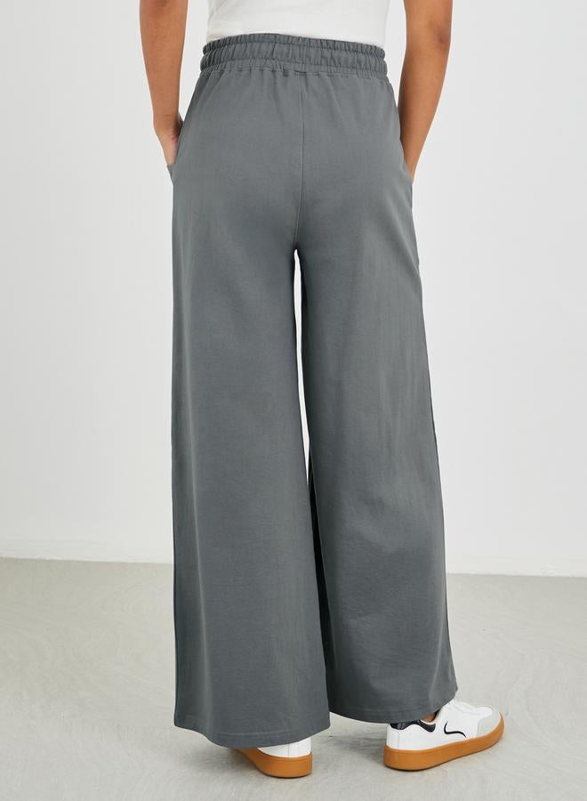 Styli Styli Solid Cut and Sew Wide Leg Joggers - Image 4