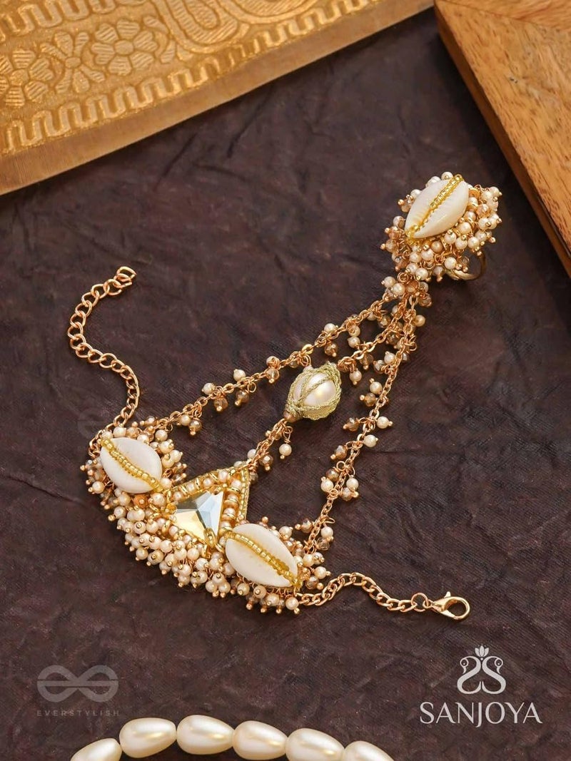 SANJOYA Traditional Cowrie Shell & Pearl Haath Phool for Haldi | Gold-Tone Kundan Beaded Indian Ethnic Hand Chain Bracelet with Shell & Pearl Drops | Mehndi Sangeet Wedding Hand Jewellery for Women & Girls - Image 3