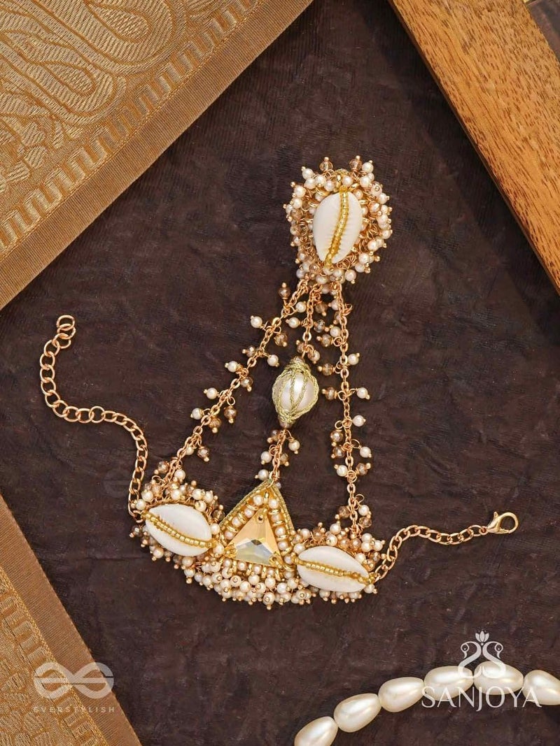 SANJOYA Traditional Cowrie Shell & Pearl Haath Phool for Haldi | Gold-Tone Kundan Beaded Indian Ethnic Hand Chain Bracelet with Shell & Pearl Drops | Mehndi Sangeet Wedding Hand Jewellery for Women & Girls - Image 2