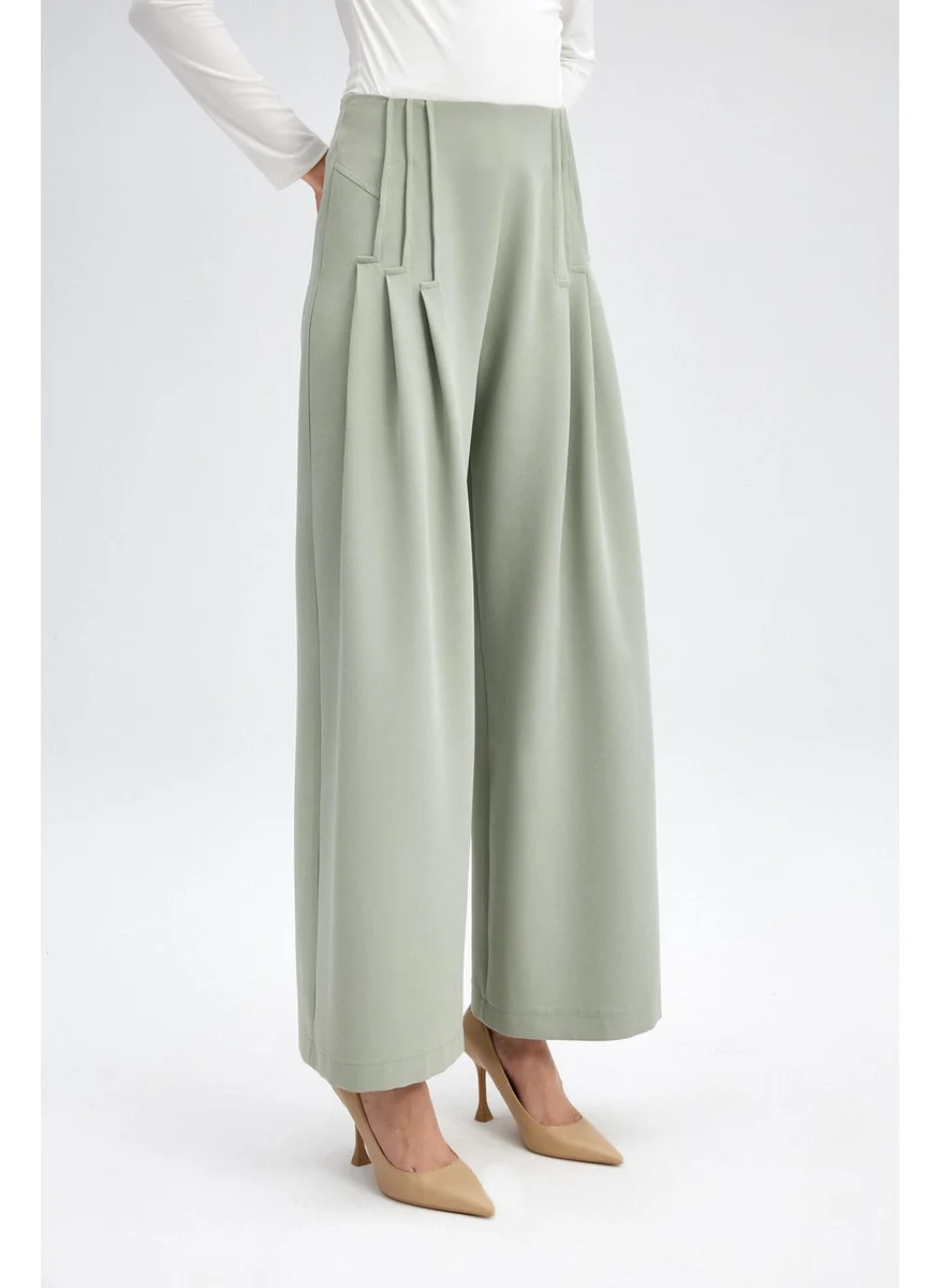 تاتشي Waist Detailed Crepe Trousers