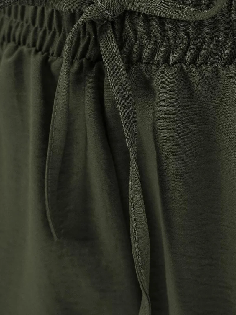 بيغ دارت شورتات بخصر مطاطي بقصة مريحة